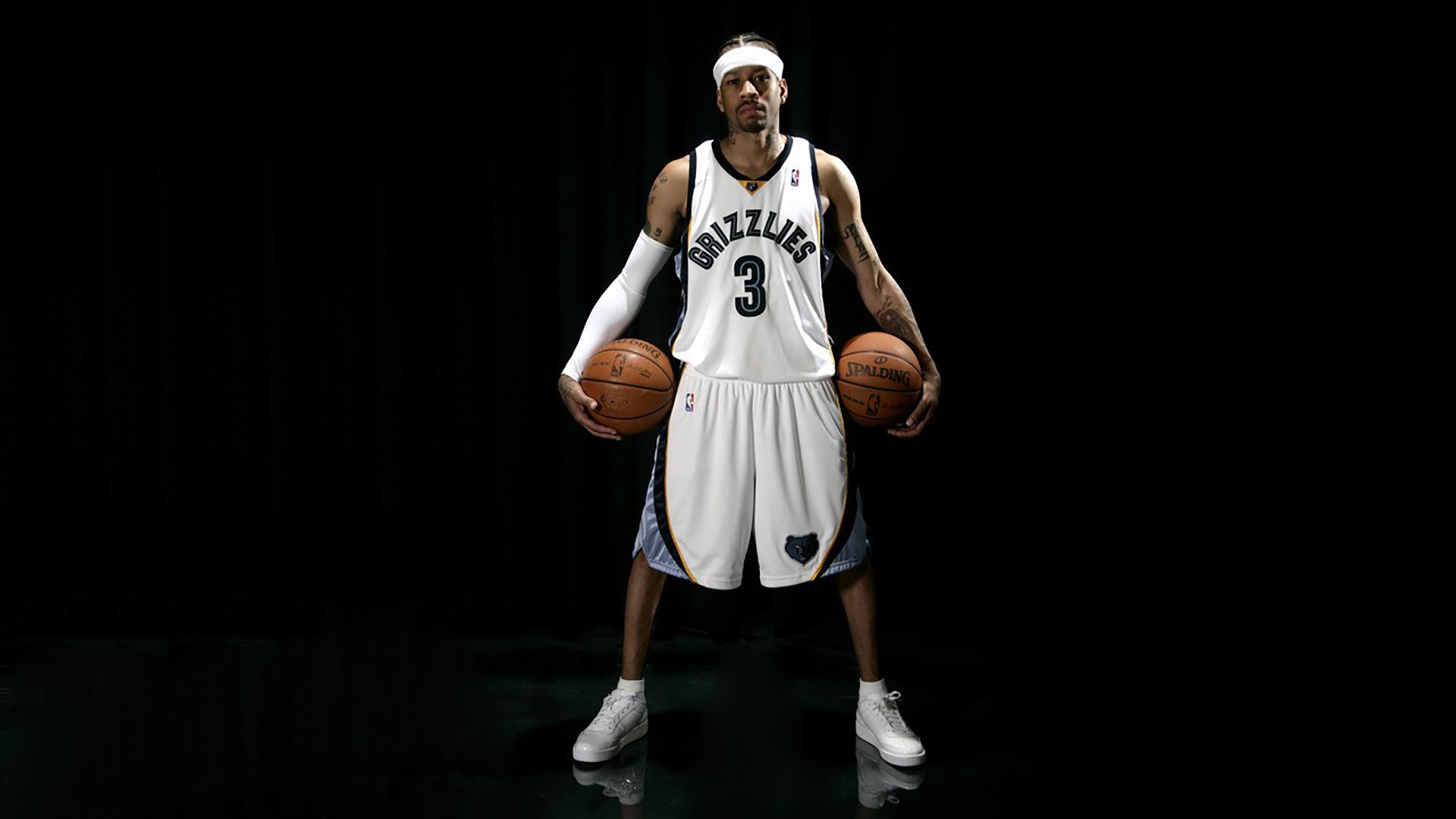 “东部新区赛场，腰旗美式橄榄球让人血脉喷张”